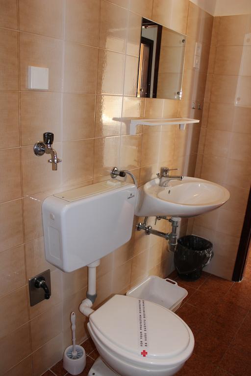 Apartments Petrada โอมิช ภายนอก รูปภาพ