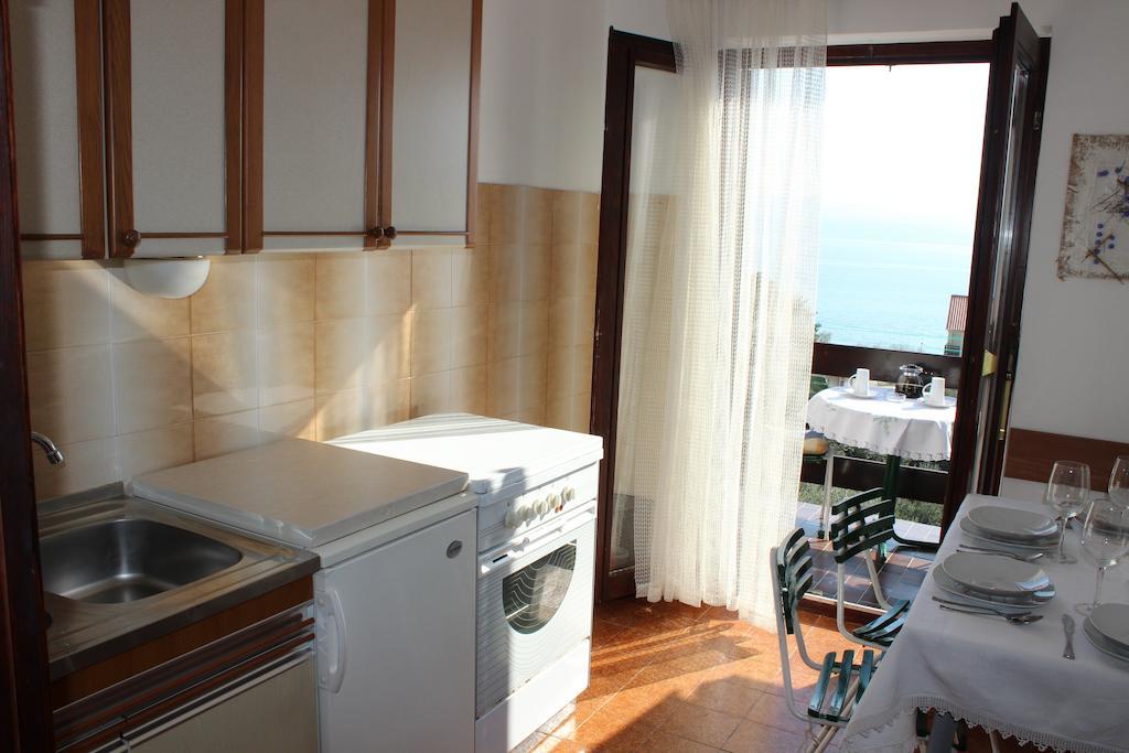 Apartments Petrada โอมิช ห้อง รูปภาพ