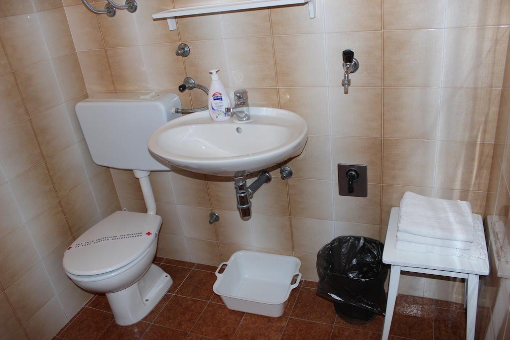 Apartments Petrada โอมิช ห้อง รูปภาพ